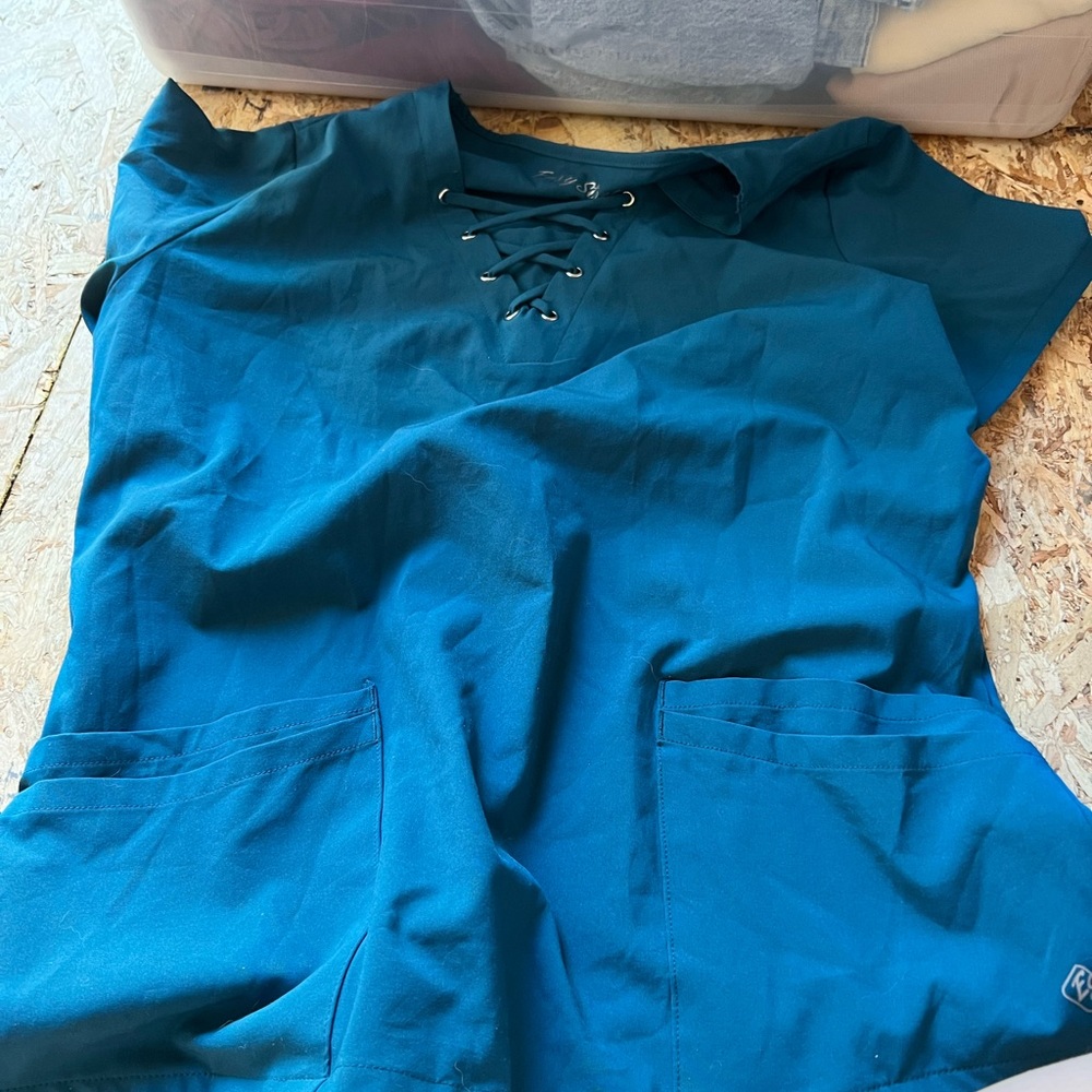Scrub top